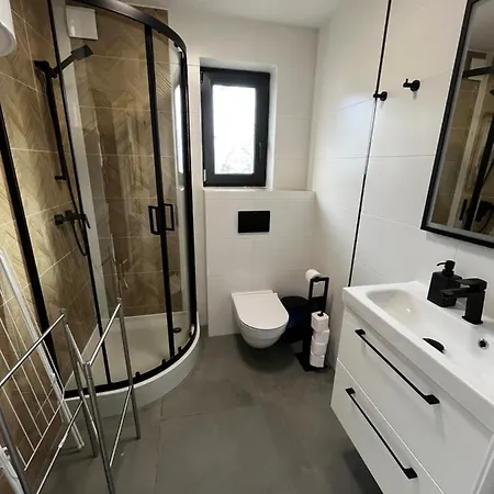 Ostoja Caloroczny Z Balia 別荘 ラトクフ