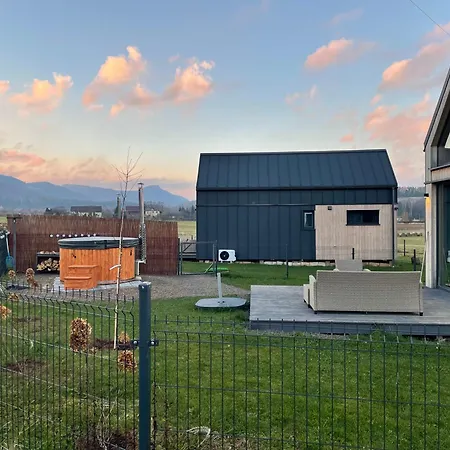 Ostoja Caloroczny Z Balia 別荘 ラトクフ